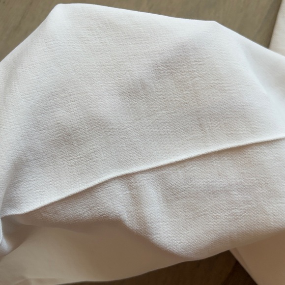 EUC aritzia effortless pant crepette CURVE FIT size 4 light birch - Picture 13 of 15